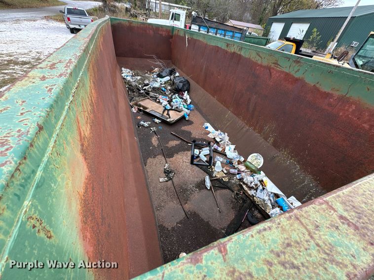 image for item DU9610 Roll-off dumpster