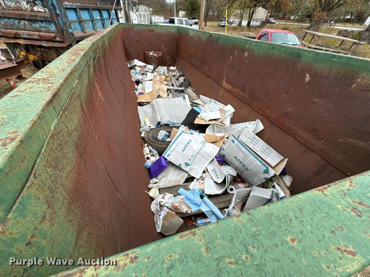 image for item DU9611 Roll-off dumpster