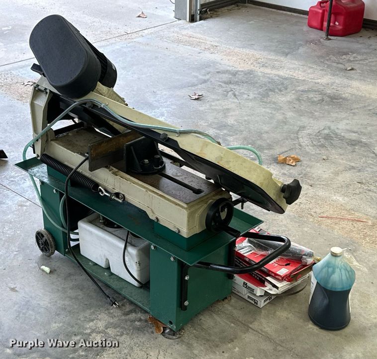 image for item DU9614 Grizzly G0561 metal cutting band saw