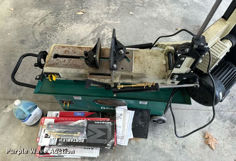 image for item DU9614 Grizzly G0561 metal cutting band saw