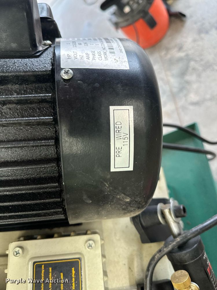 image for item DU9614 Grizzly G0561 metal cutting band saw