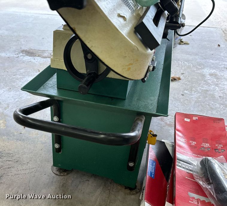 image for item DU9614 Grizzly G0561 metal cutting band saw