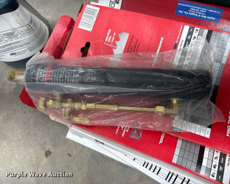 image for item DU9614 Grizzly G0561 metal cutting band saw