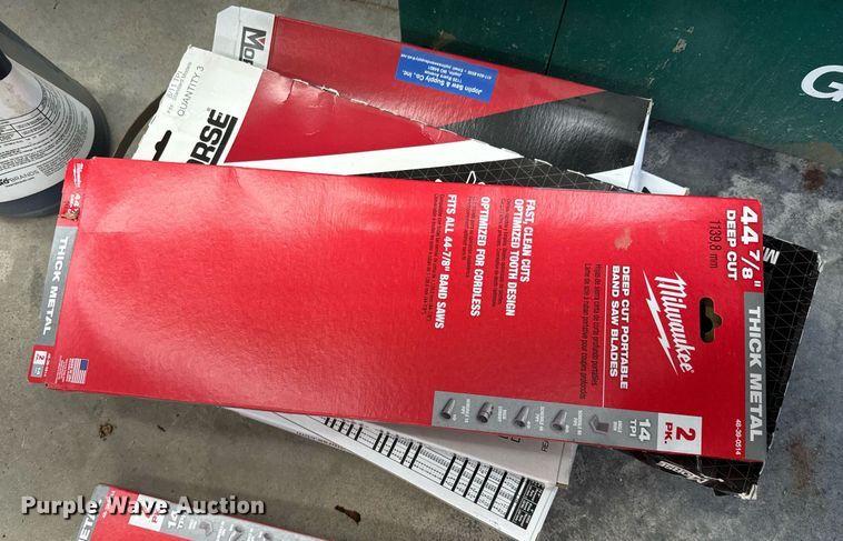 image for item DU9614 Grizzly G0561 metal cutting band saw