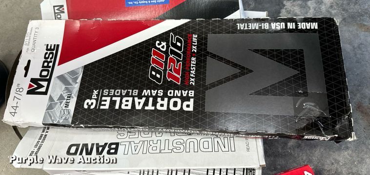 image for item DU9614 Grizzly G0561 metal cutting band saw