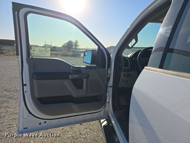 image for item DV0030 2016 Ford F150 SuperCrew pickup truck