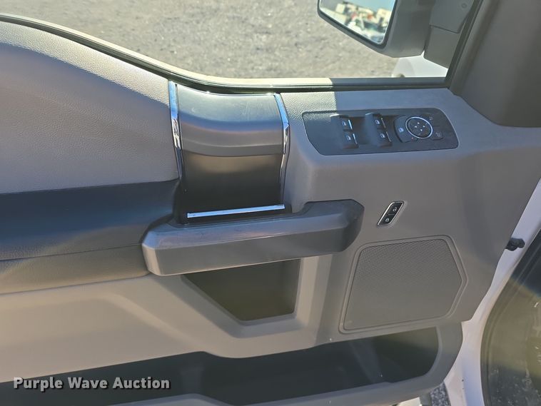 image for item DV0030 2016 Ford F150 SuperCrew pickup truck