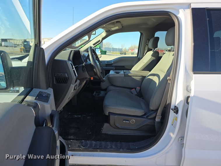 image for item DV0030 2016 Ford F150 SuperCrew pickup truck