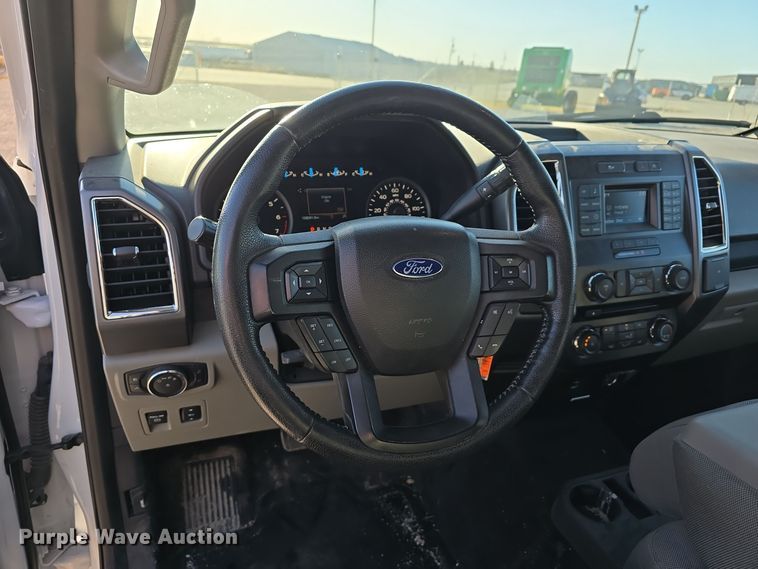 image for item DV0030 2016 Ford F150 SuperCrew pickup truck