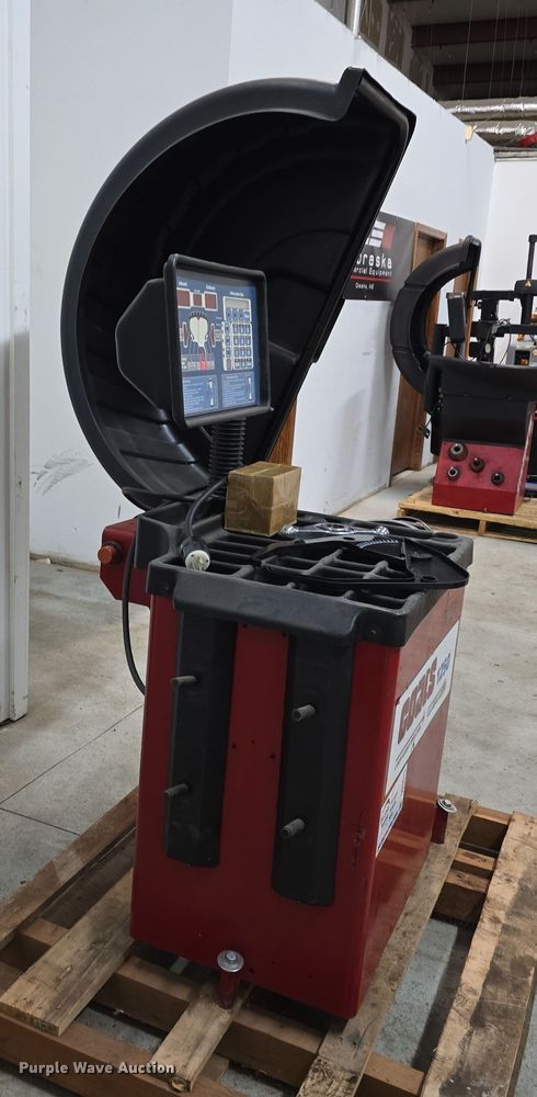 image for item DV0045 Coats 1250 Direct-Drive tire balancer