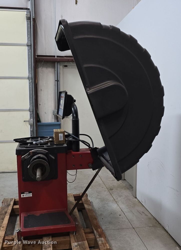 image for item DV0045 Coats 1250 Direct-Drive tire balancer