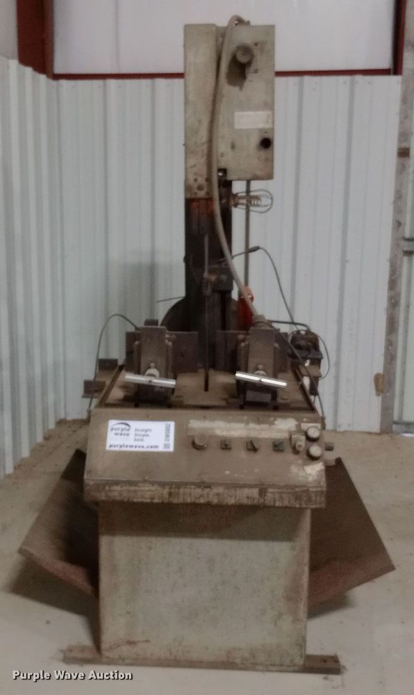 image for item DW0882 Hem V100 band saw