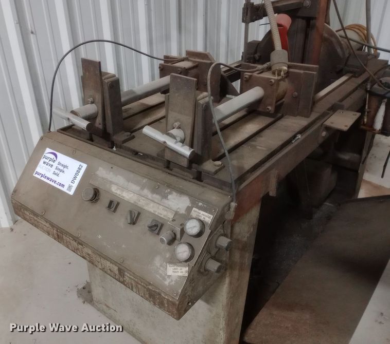 image for item DW0882 Hem V100 band saw