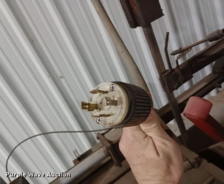 image for item DW0882 Hem V100 band saw