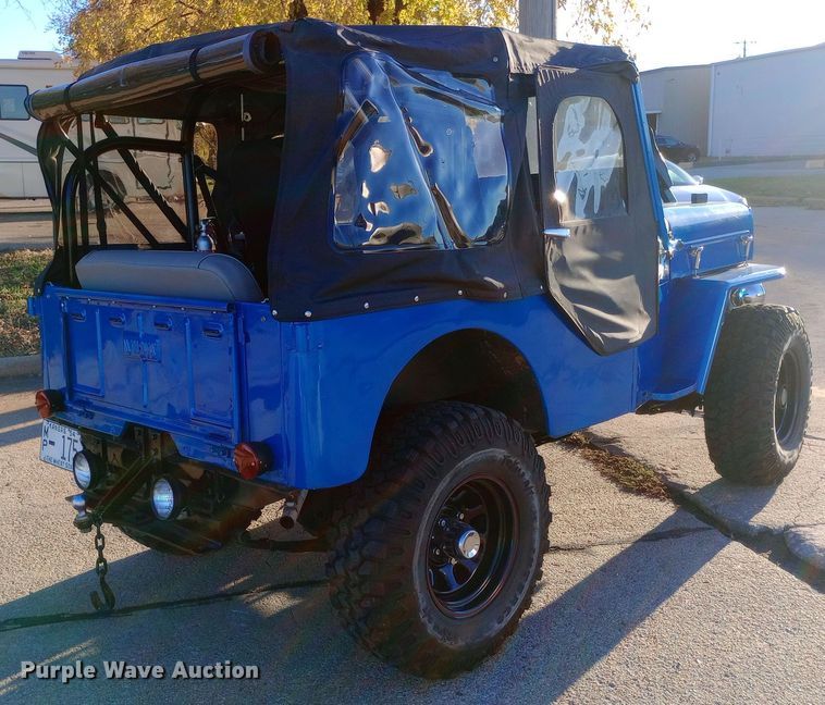 image for item DW0937 1954 Willys Jeep SUV