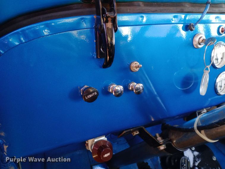 image for item DW0937 1954 Willys Jeep SUV