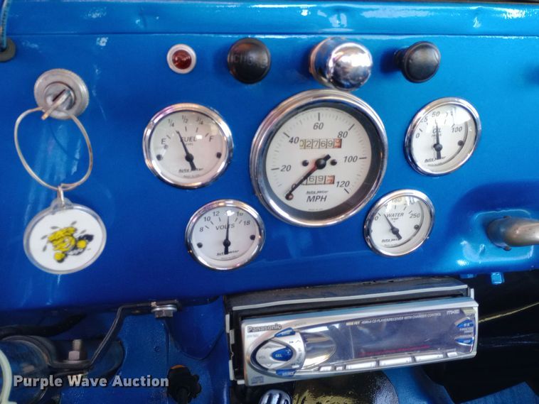 image for item DW0937 1954 Willys Jeep SUV