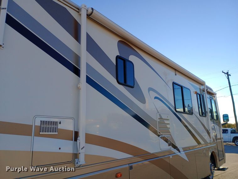 image for item DW0938 2001 Monaco Diplomat  RV