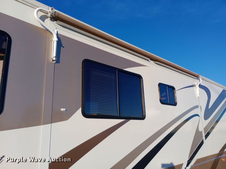 image for item DW0938 2001 Monaco Diplomat  RV