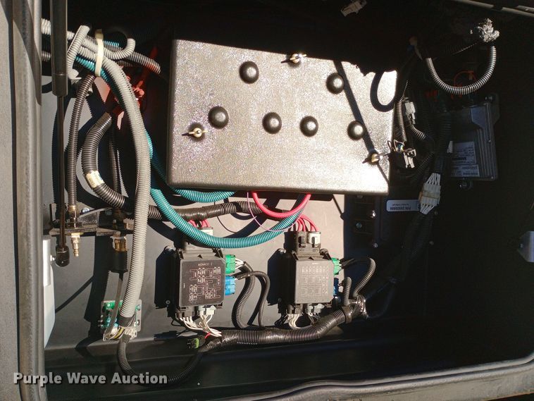 image for item DW0938 2001 Monaco Diplomat  RV