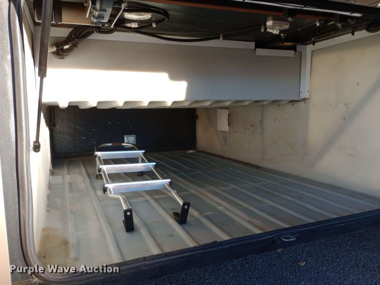 image for item DW0938 2001 Monaco Diplomat  RV