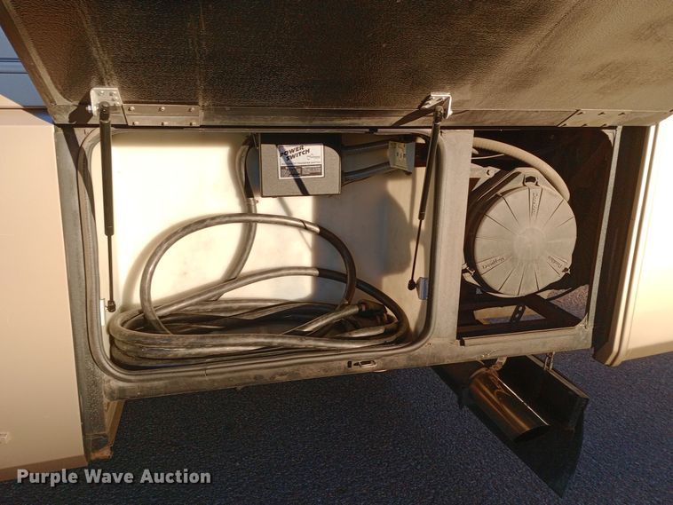 image for item DW0938 2001 Monaco Diplomat  RV