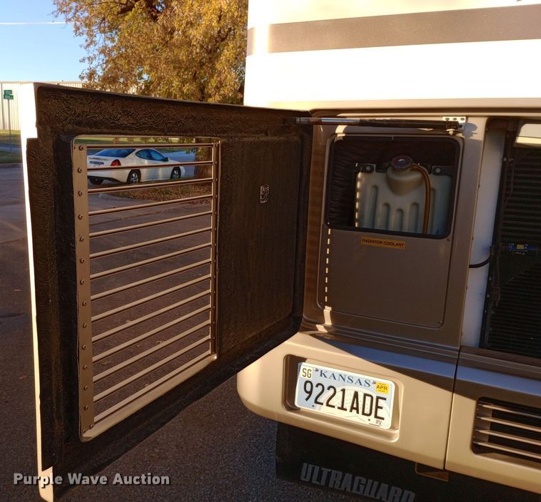 image for item DW0938 2001 Monaco Diplomat  RV