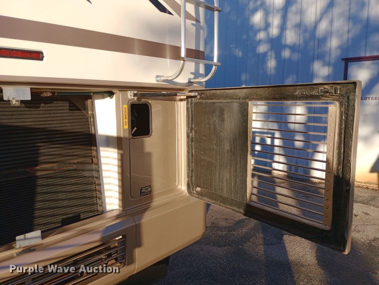 image for item DW0938 2001 Monaco Diplomat  RV