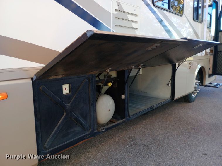 image for item DW0938 2001 Monaco Diplomat  RV