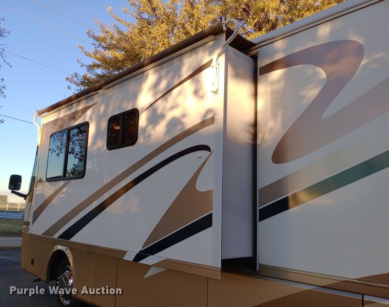 image for item DW0938 2001 Monaco Diplomat  RV