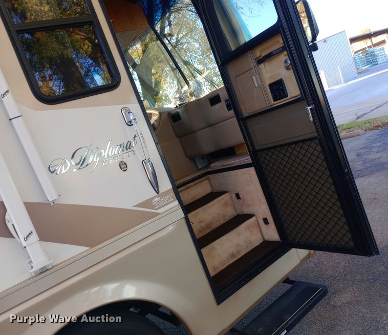 image for item DW0938 2001 Monaco Diplomat  RV