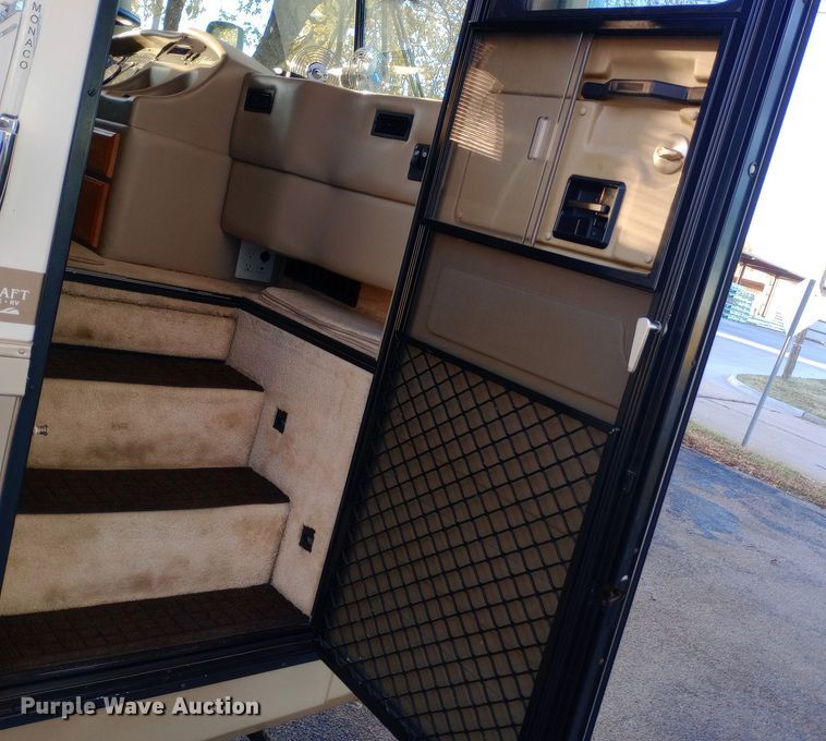 image for item DW0938 2001 Monaco Diplomat  RV