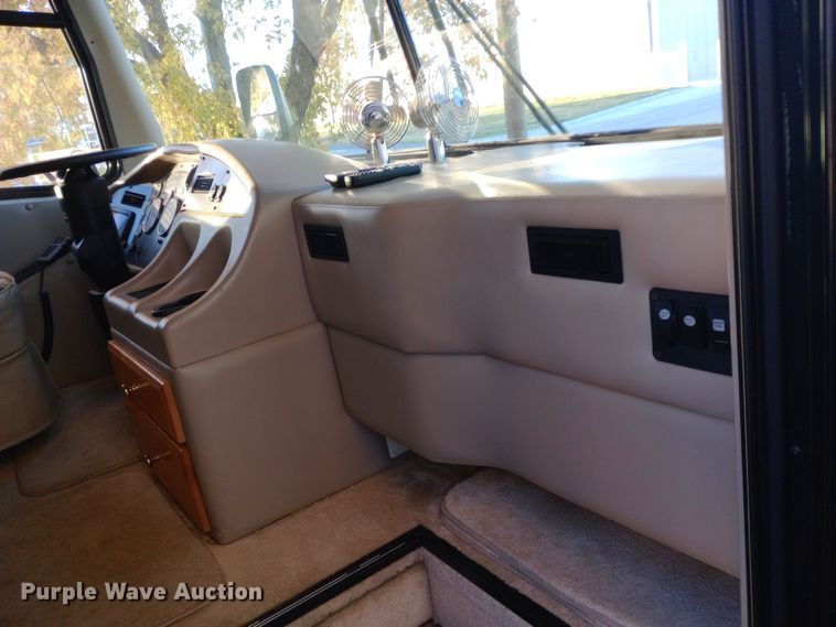 image for item DW0938 2001 Monaco Diplomat  RV