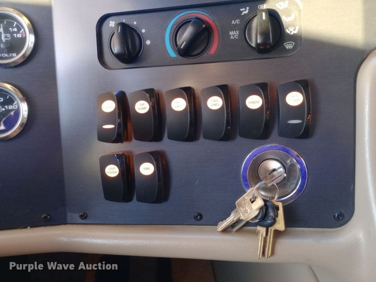 image for item DW0938 2001 Monaco Diplomat  RV