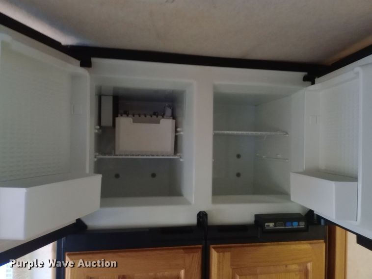 image for item DW0938 2001 Monaco Diplomat  RV