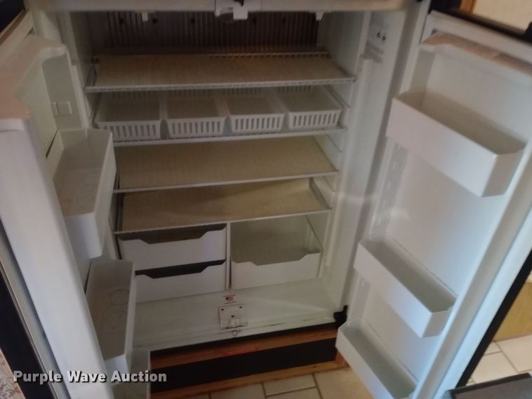 image for item DW0938 2001 Monaco Diplomat  RV