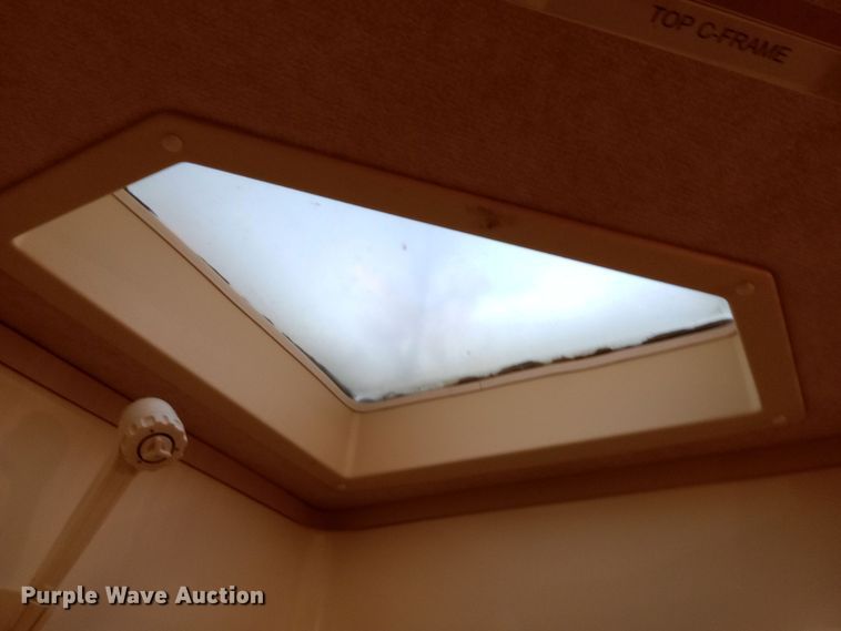 image for item DW0938 2001 Monaco Diplomat  RV