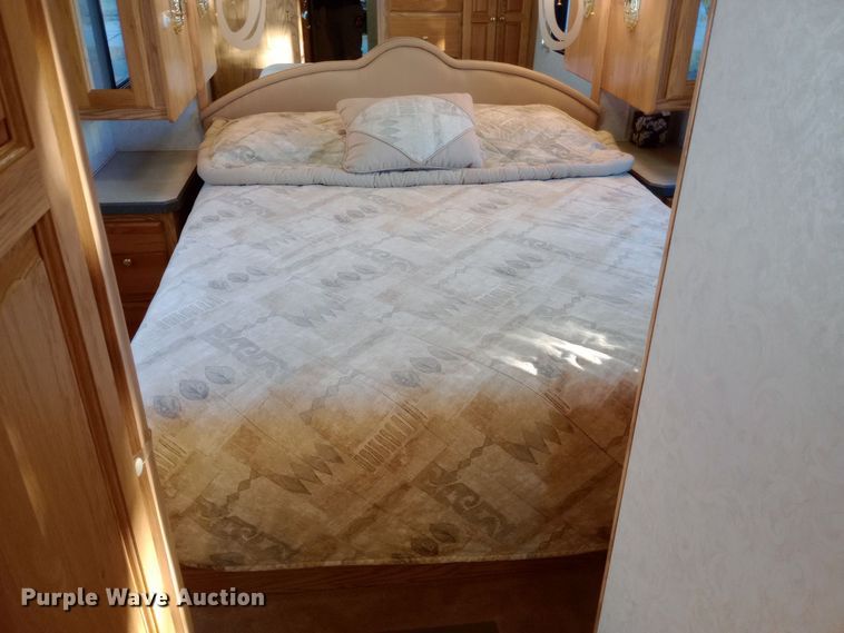 image for item DW0938 2001 Monaco Diplomat  RV