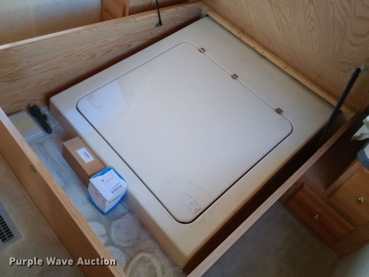 image for item DW0938 2001 Monaco Diplomat  RV