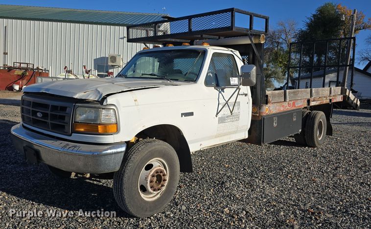 image for item DW3819 1995 Ford F-Super Duty flatbed truck