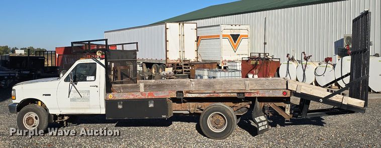 image for item DW3819 1995 Ford F-Super Duty flatbed truck