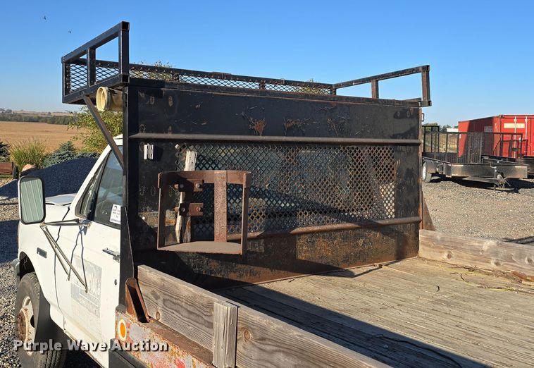 image for item DW3819 1995 Ford F-Super Duty flatbed truck