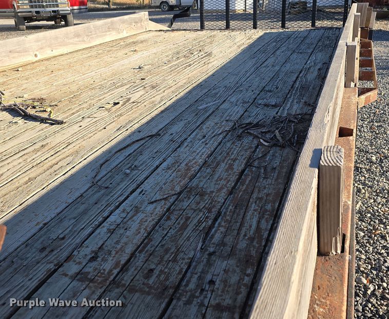 image for item DW3819 1995 Ford F-Super Duty flatbed truck