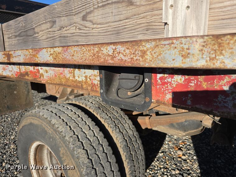image for item DW3819 1995 Ford F-Super Duty flatbed truck