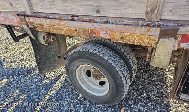 image for item DW3819 1995 Ford F-Super Duty flatbed truck