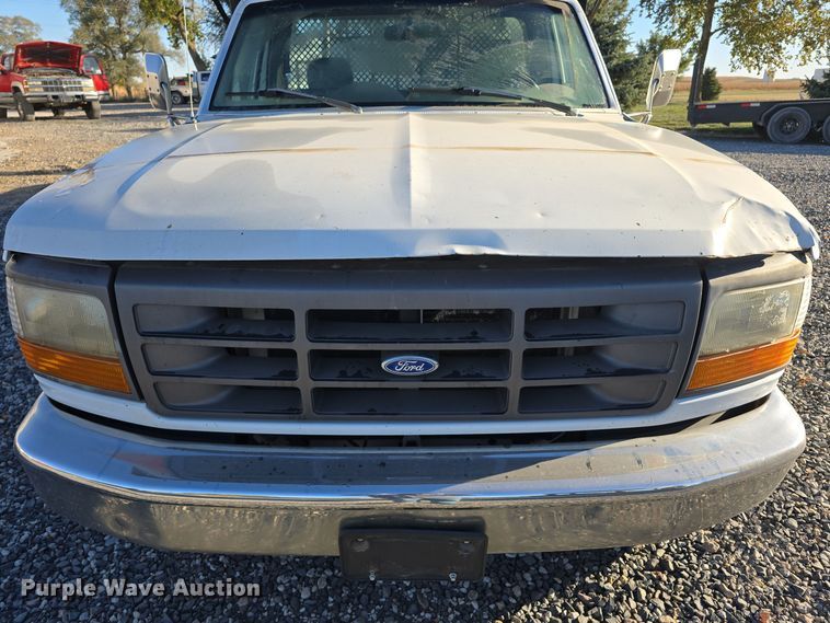 image for item DW3819 1995 Ford F-Super Duty flatbed truck