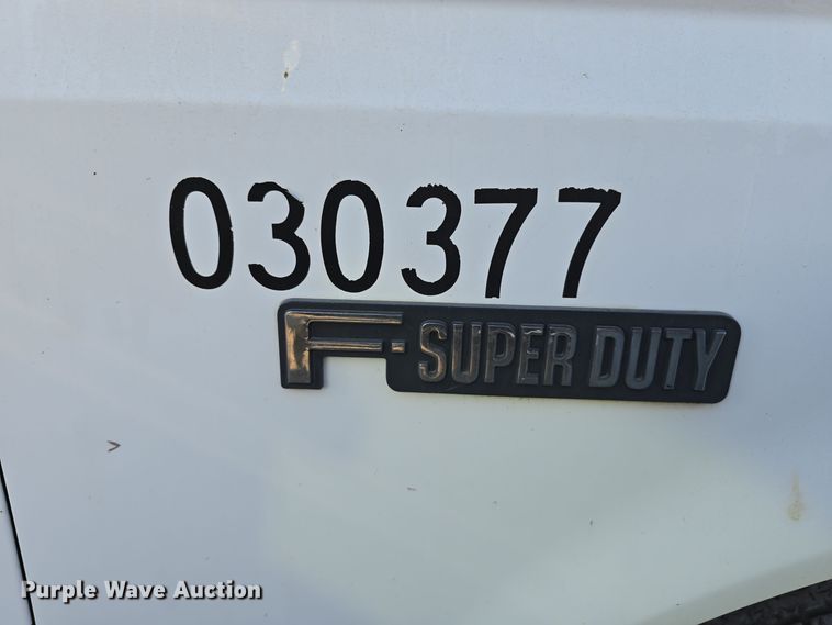 image for item DW3819 1995 Ford F-Super Duty flatbed truck