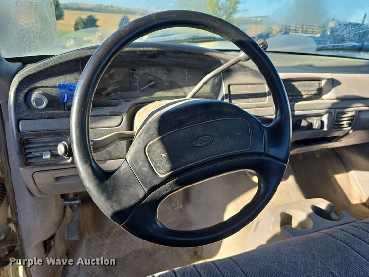 image for item DW3819 1995 Ford F-Super Duty flatbed truck