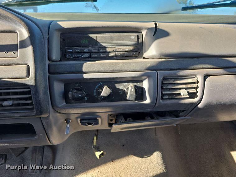 image for item DW3819 1995 Ford F-Super Duty flatbed truck