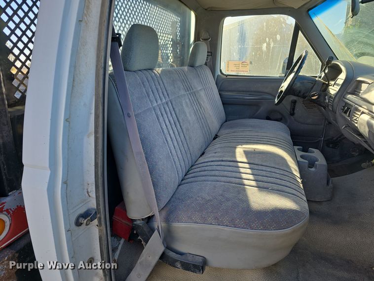 image for item DW3819 1995 Ford F-Super Duty flatbed truck